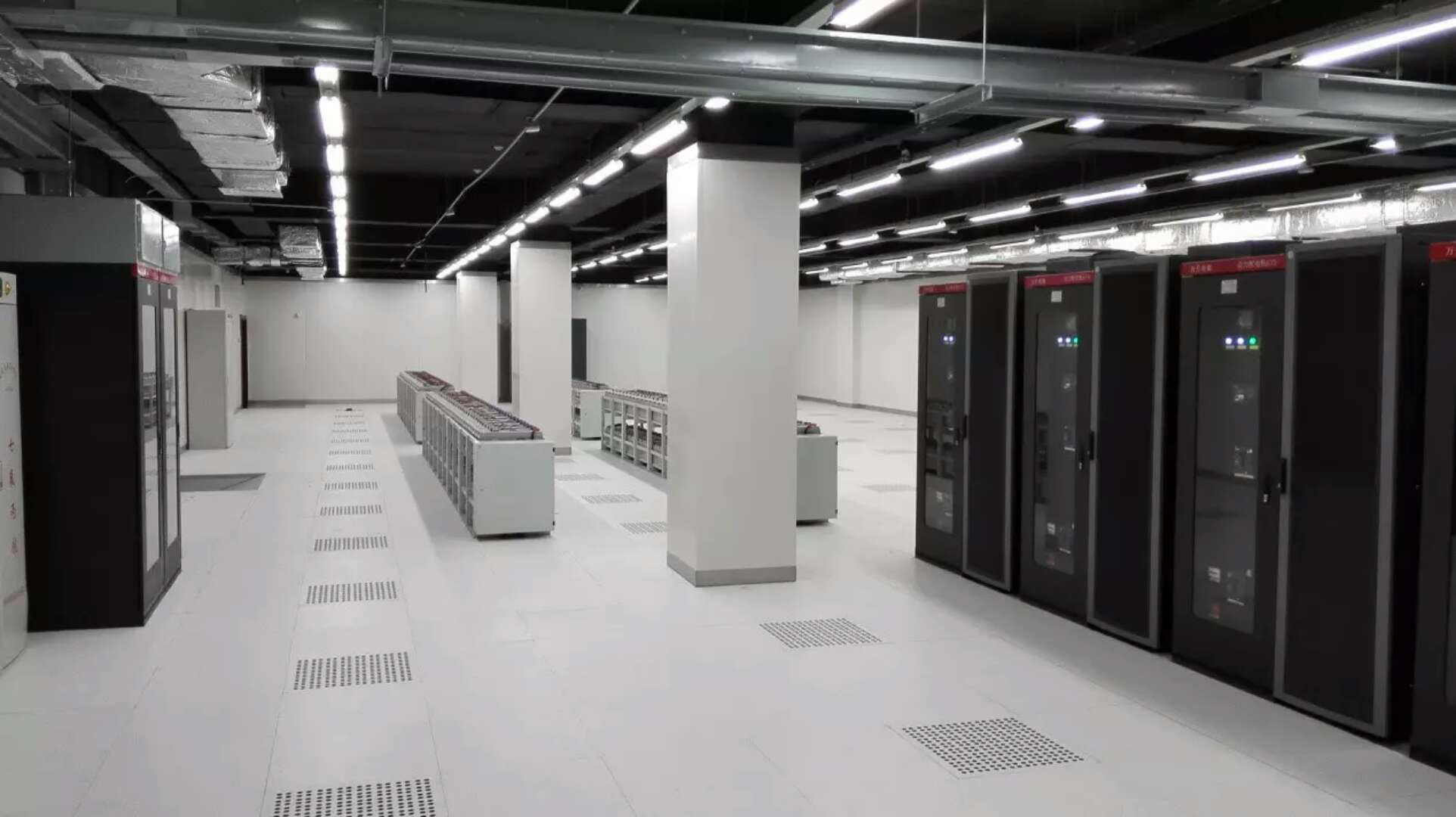 首页 闪蝠资讯 05-23-2018 弱电机房施工一直是很多朋友讨论的问题